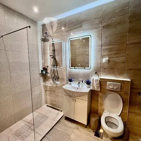 Apartment Hugo Bianca Lux