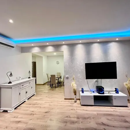 Hugo Bianca Lux Белград