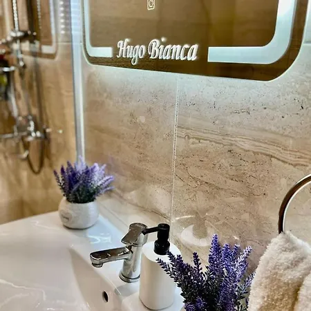Hugo Bianca Lux Апартаменты *